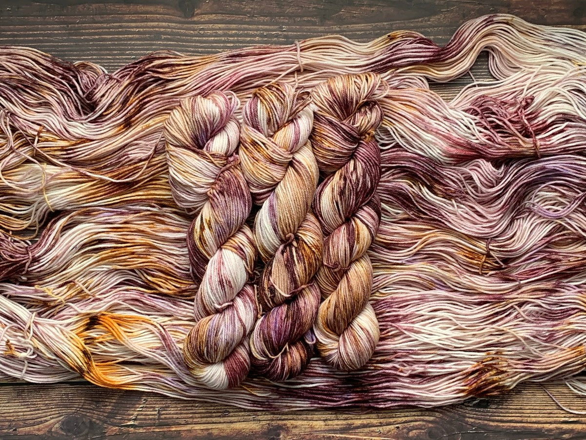 Garlic Bulbs - Homestead Harvest Collection - Sweet Pea & Sparrow - Dyed to Order