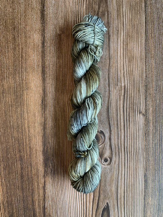 Single lot- 50g - Platinum fingering/sock weight
