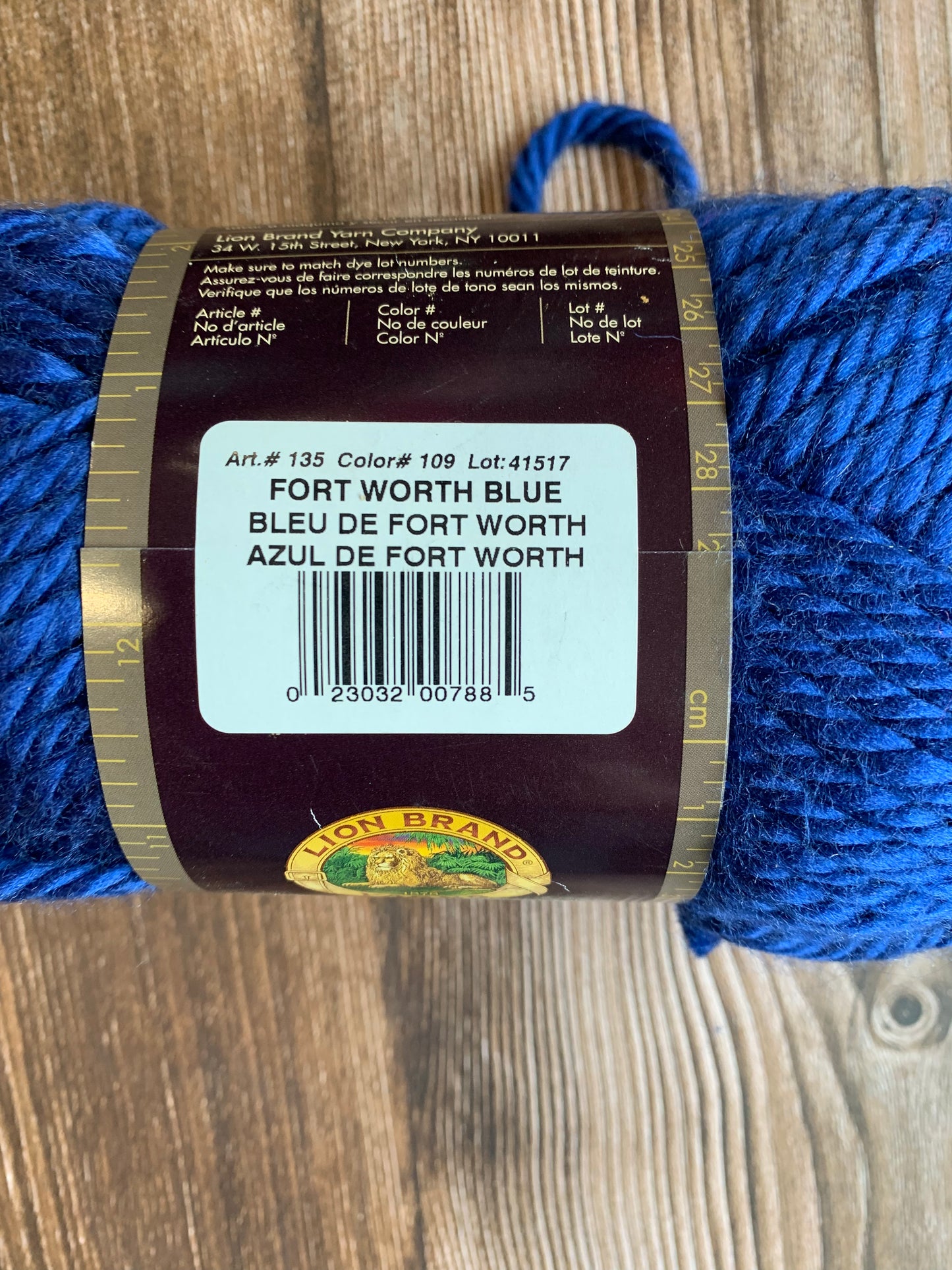Super Bulky - Lion Brand Hometown USA - Acrylic
