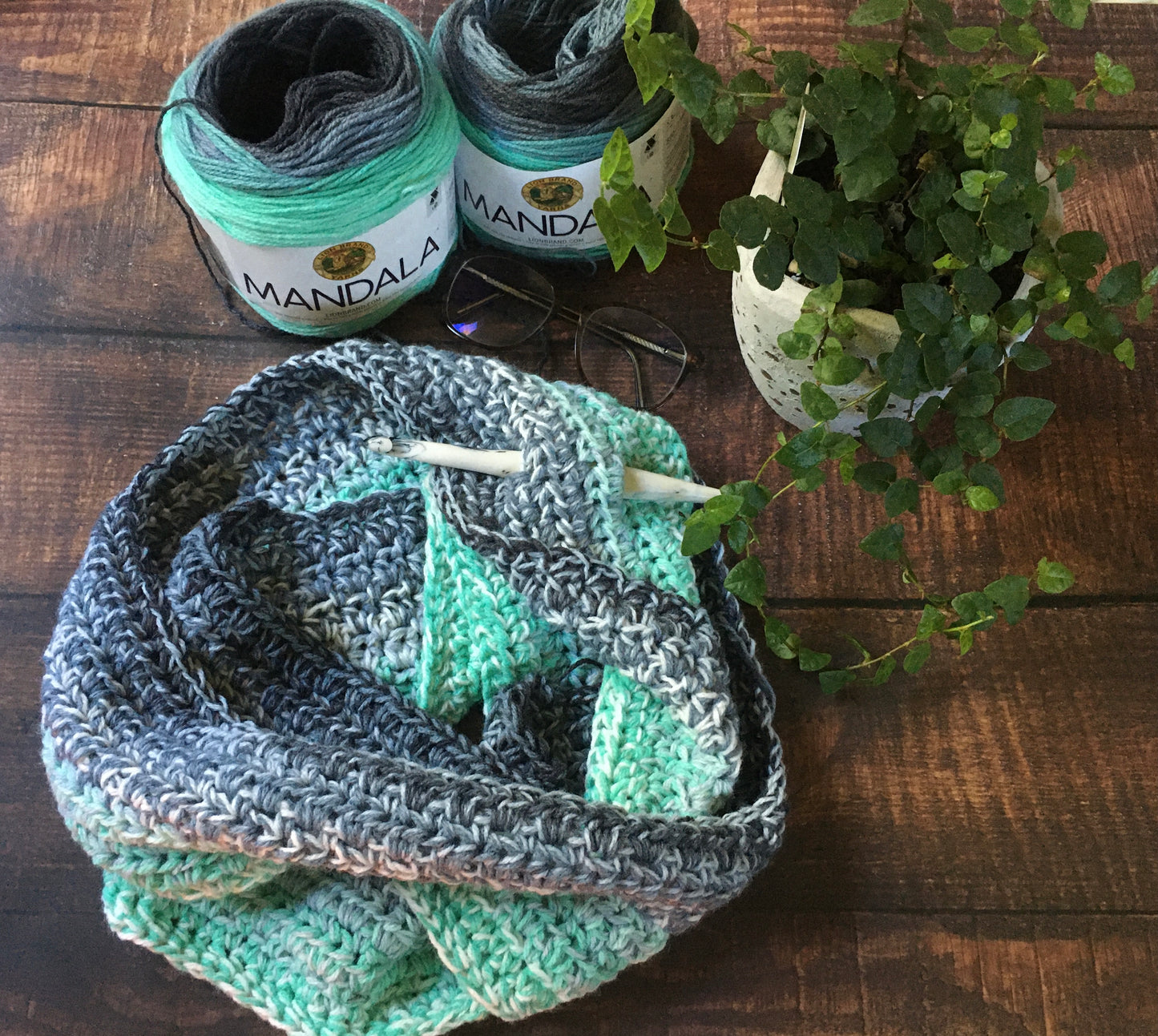 Vim Infinity Scarf - PDF Pattern - Crochet Pattern